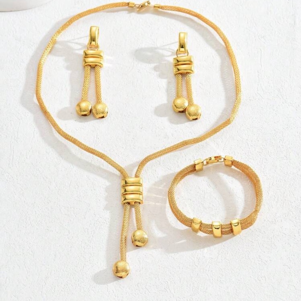 New 3 piece necklace bracelet and earring set - Picture 4 of 5